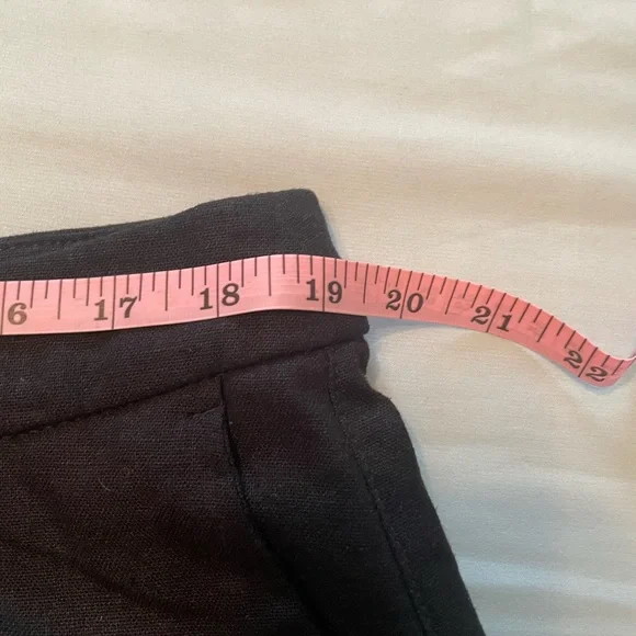 Old Navy Black linen shorts with floral top - Picture 14 of 16